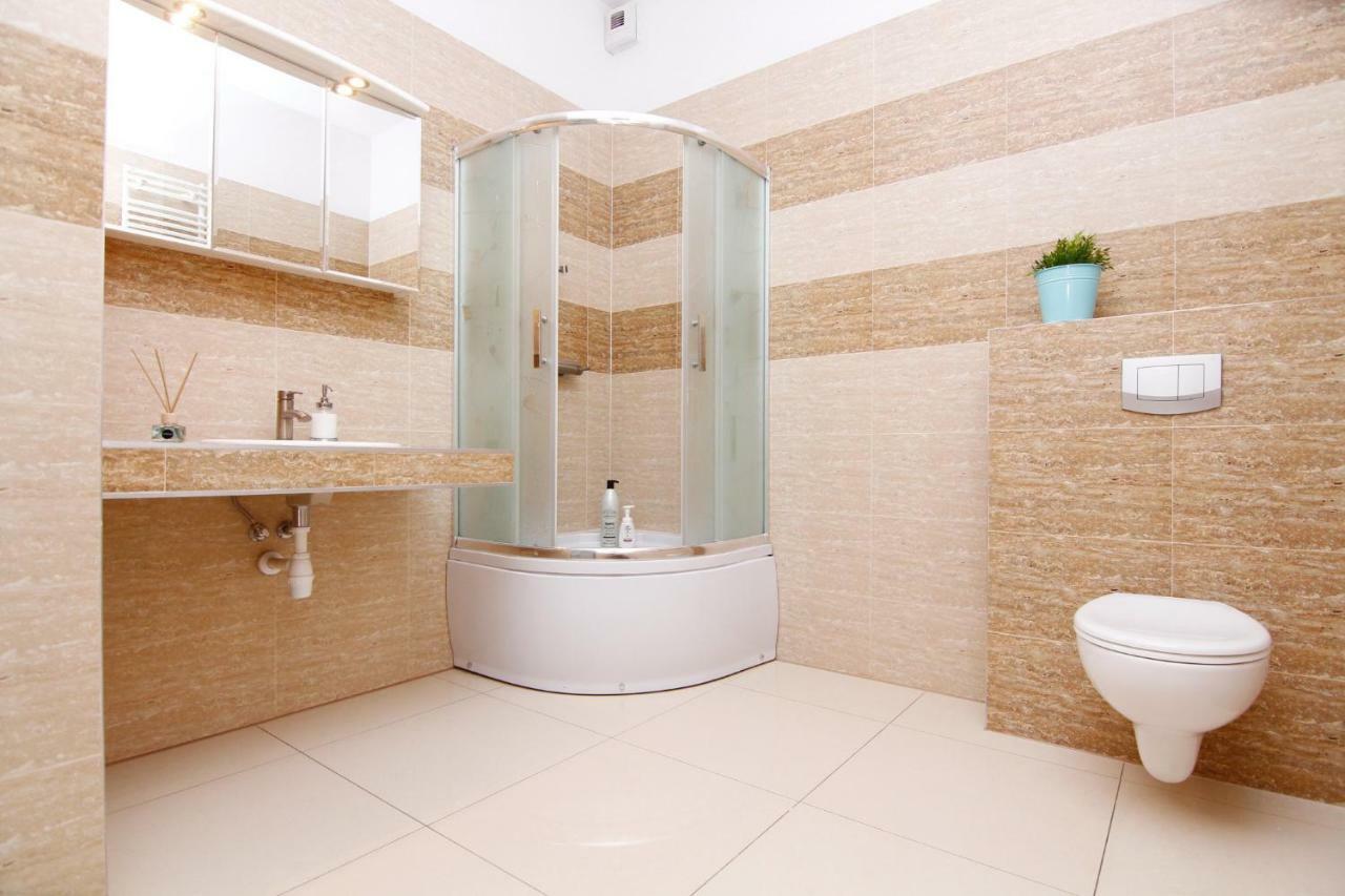 Blue River - Walonska 7 - Apartment With Garden วรอตซวาฟ ภายนอก รูปภาพ